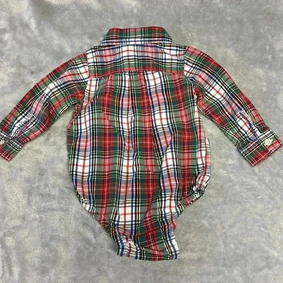 GAP - long sleeve button down plaid onesie dress shirt/top. Size 12-18 months - Picture 3 of 3